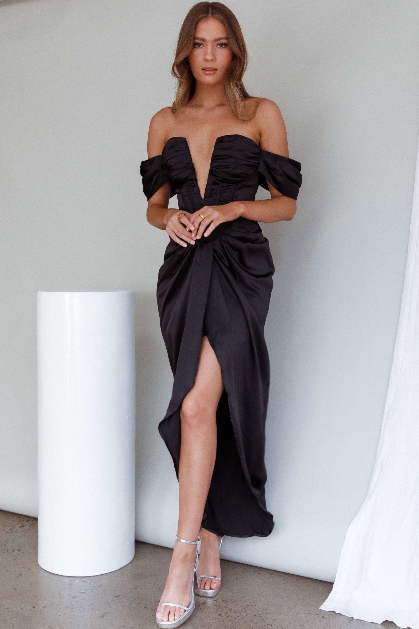 Mariesa Plunging Neckline Dress Black